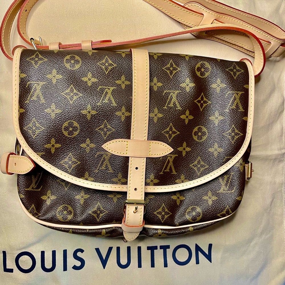 Louis Vuitton Saumur